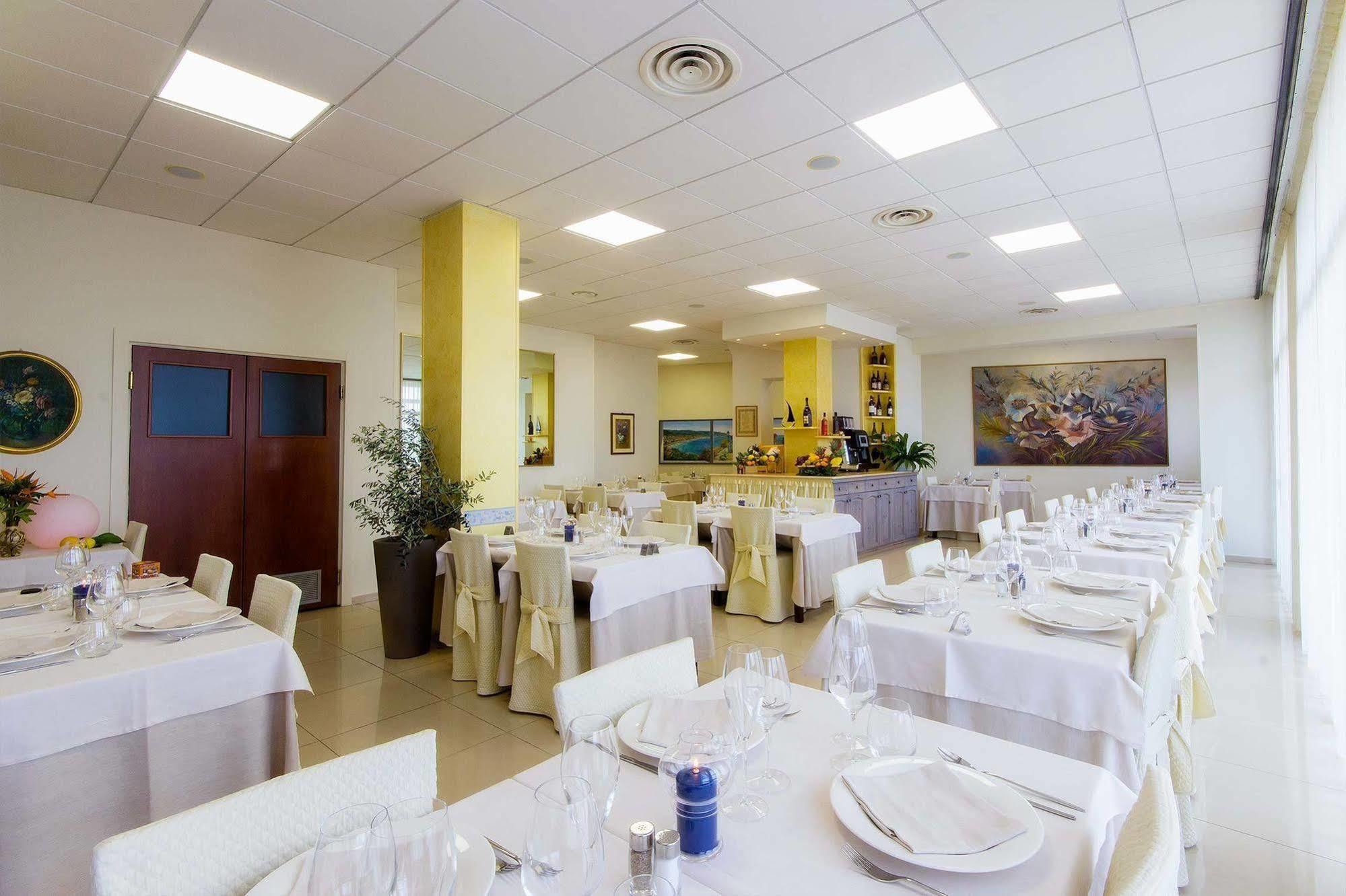 Piccolo Hotel Diano Marina Eksteriør bilde