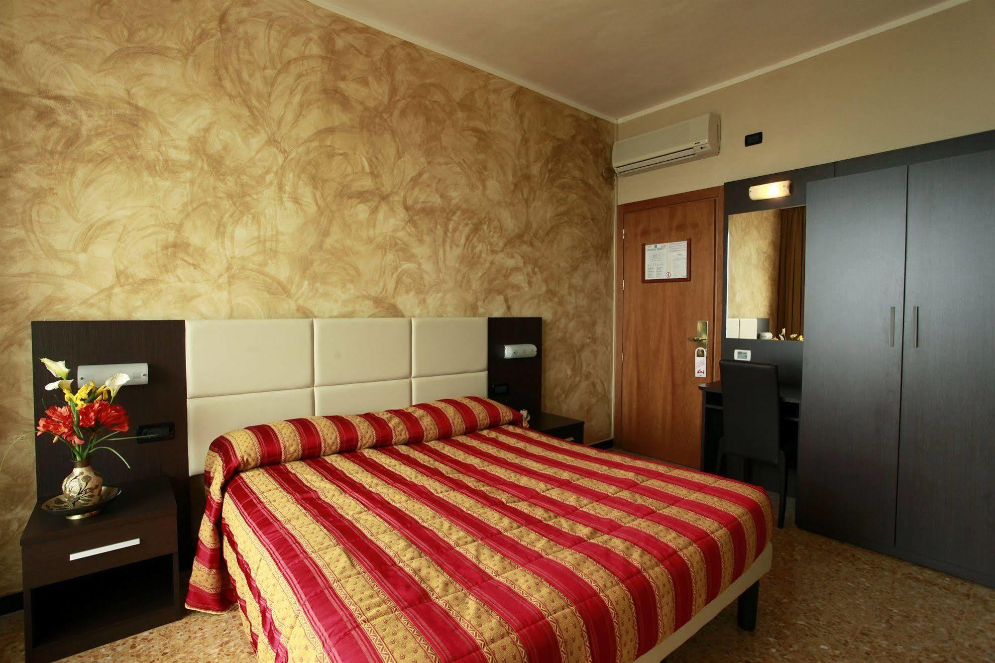 Piccolo Hotel Diano Marina Eksteriør bilde